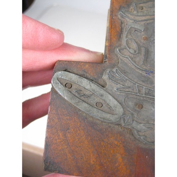 Vintage Metal Wood Letterpress Print Block Stamp Person Magnifying Glass Detecti - Picture 11 of 11